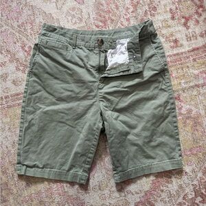Old Navy Olive Men's Flat Front Shorts